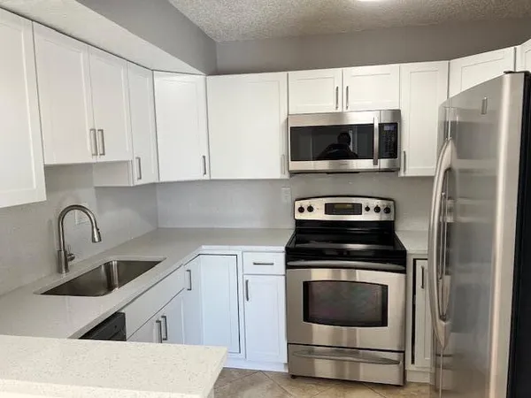 $2,800 | 8189 Thames Boulevard, Unit D, Boca Raton, FL 33433