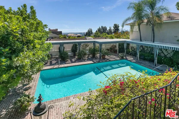 $4,550 | 8727 Shoreham Drive, Unit 2, West Hollywood, CA 90069