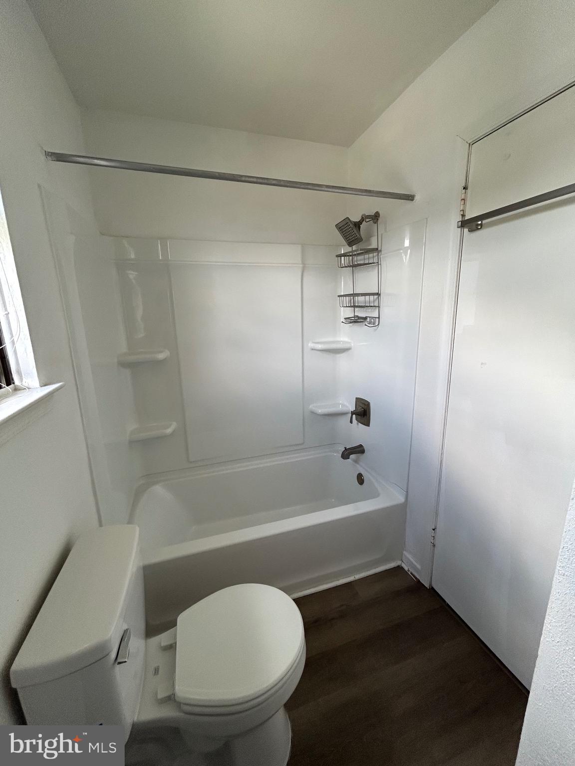 20 Hampshire Road Sicklerville, NJ 08081 - Photo 11 of 15 Full bath