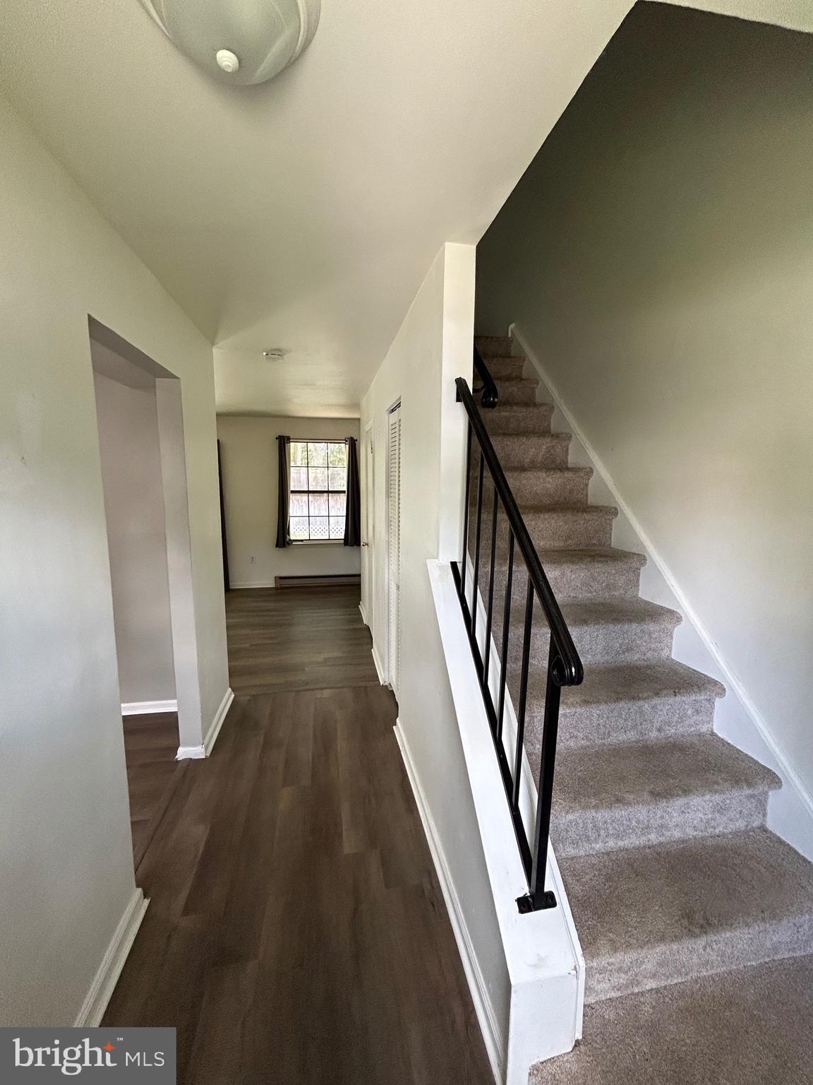 20 Hampshire Road Sicklerville, NJ 08081 - Photo 2 of 15 Foyer to Kitchen & Living room
