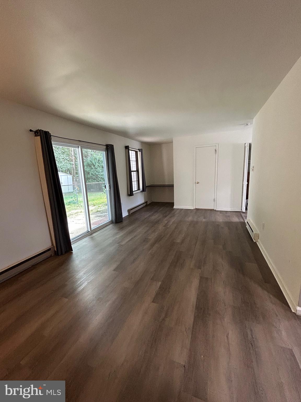 20 Hampshire Road Sicklerville, NJ 08081 - Photo 6 of 15 Living Room