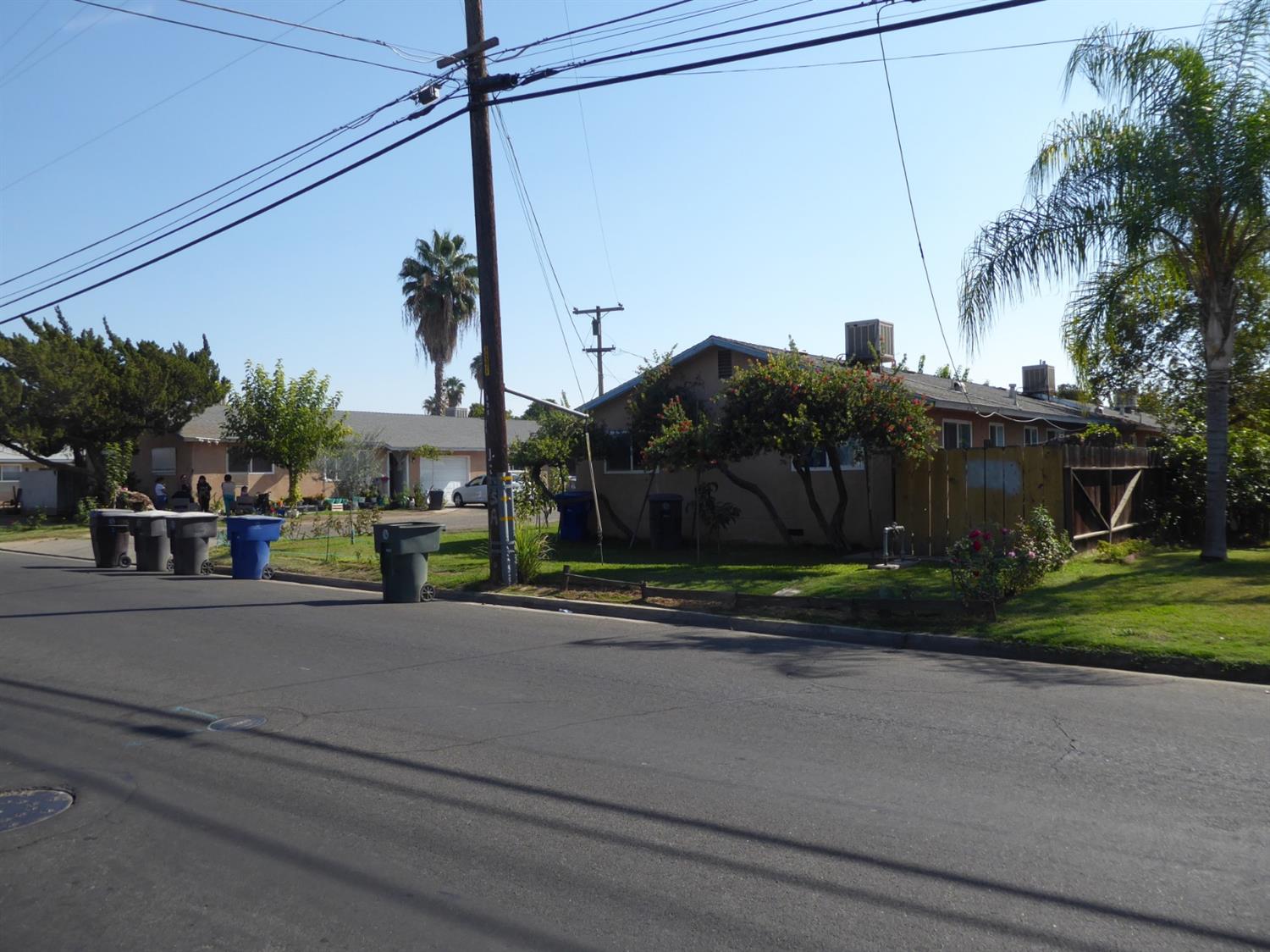 841 East Springfield Avenue Reedley, CA 93654 - Photo 4 of 4