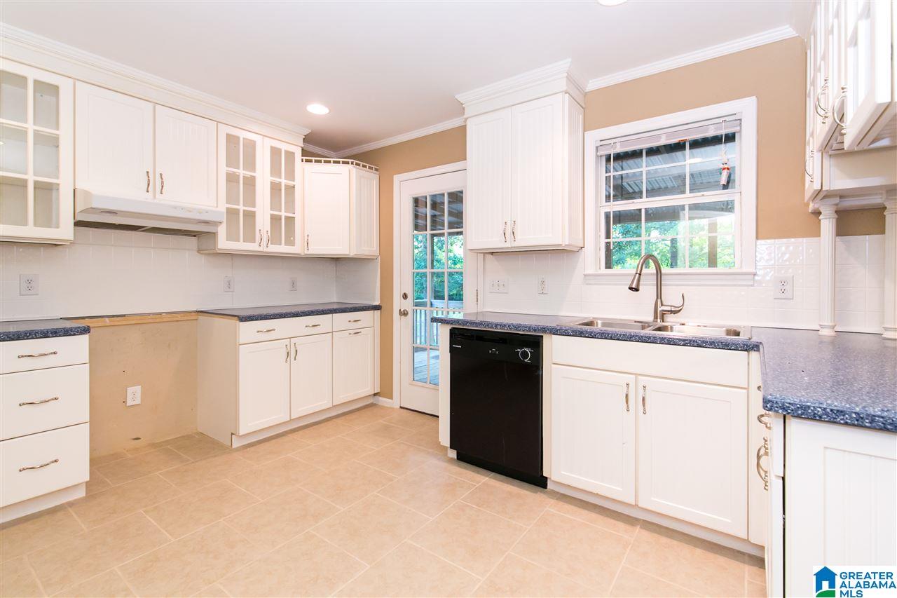 1074 Sunhill Road Northwest Birmingham, AL 35215 - Photo 12 of 39