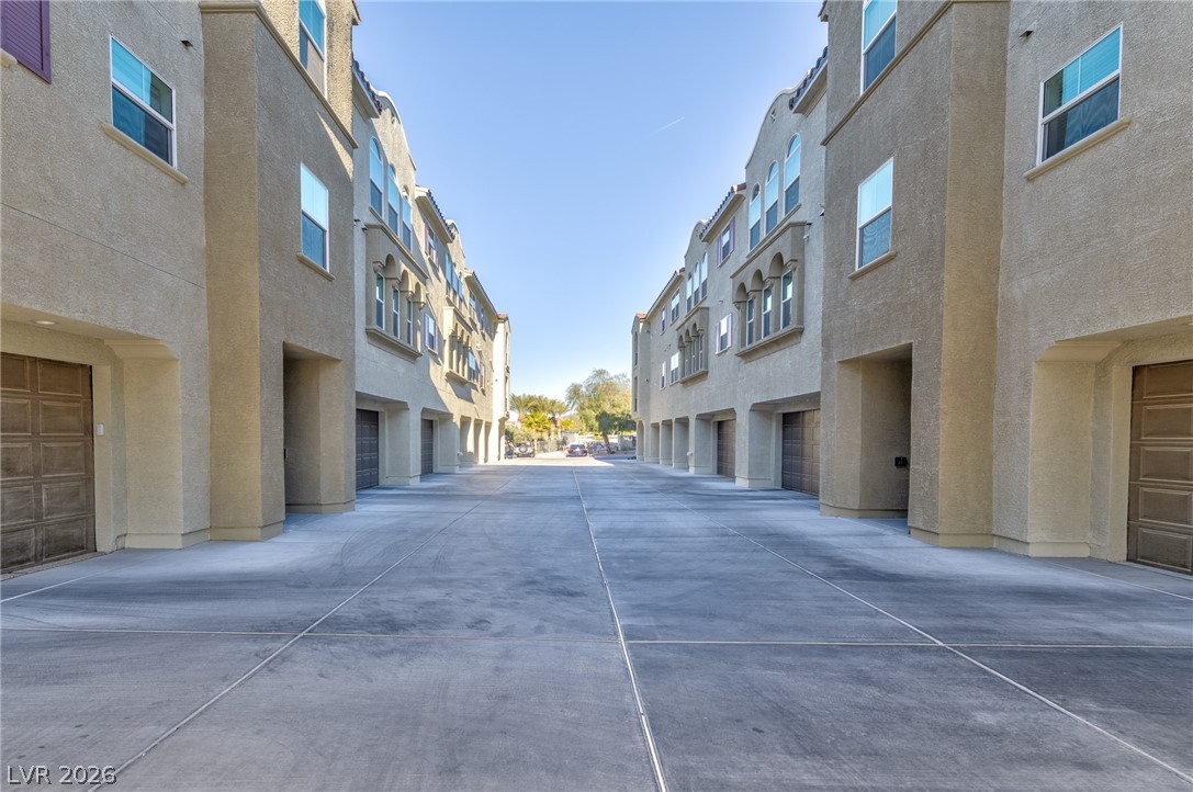 2555 Hampton Road, Unit 10203 Henderson, NV 89052 - Photo 2 of 17