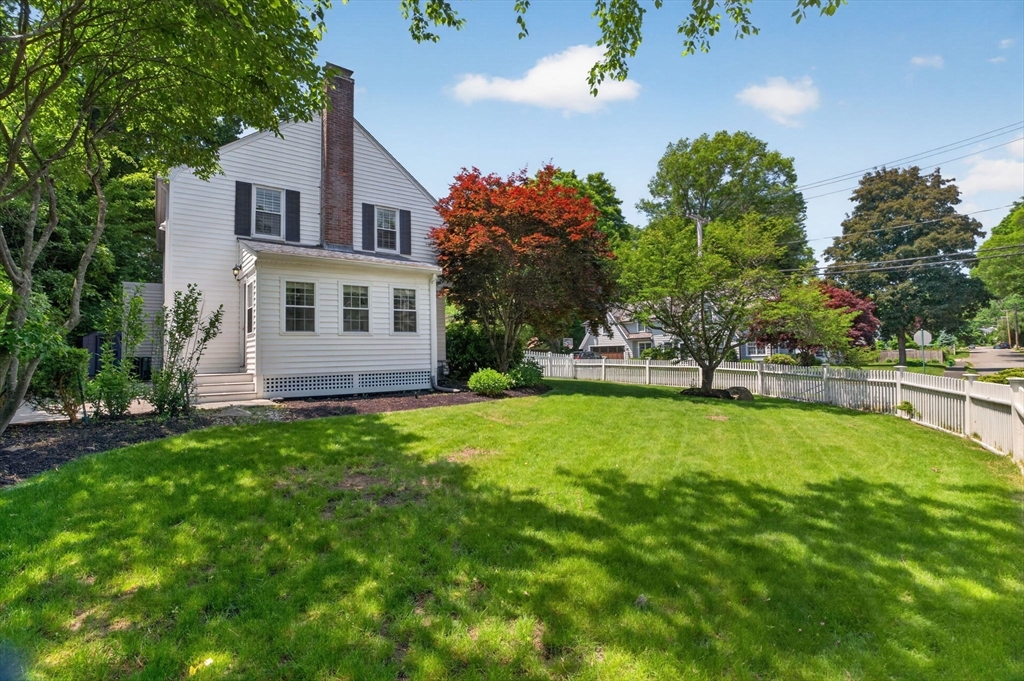 35 Cleveland Road Wellesley, MA 02481 - Photo 17 of 18