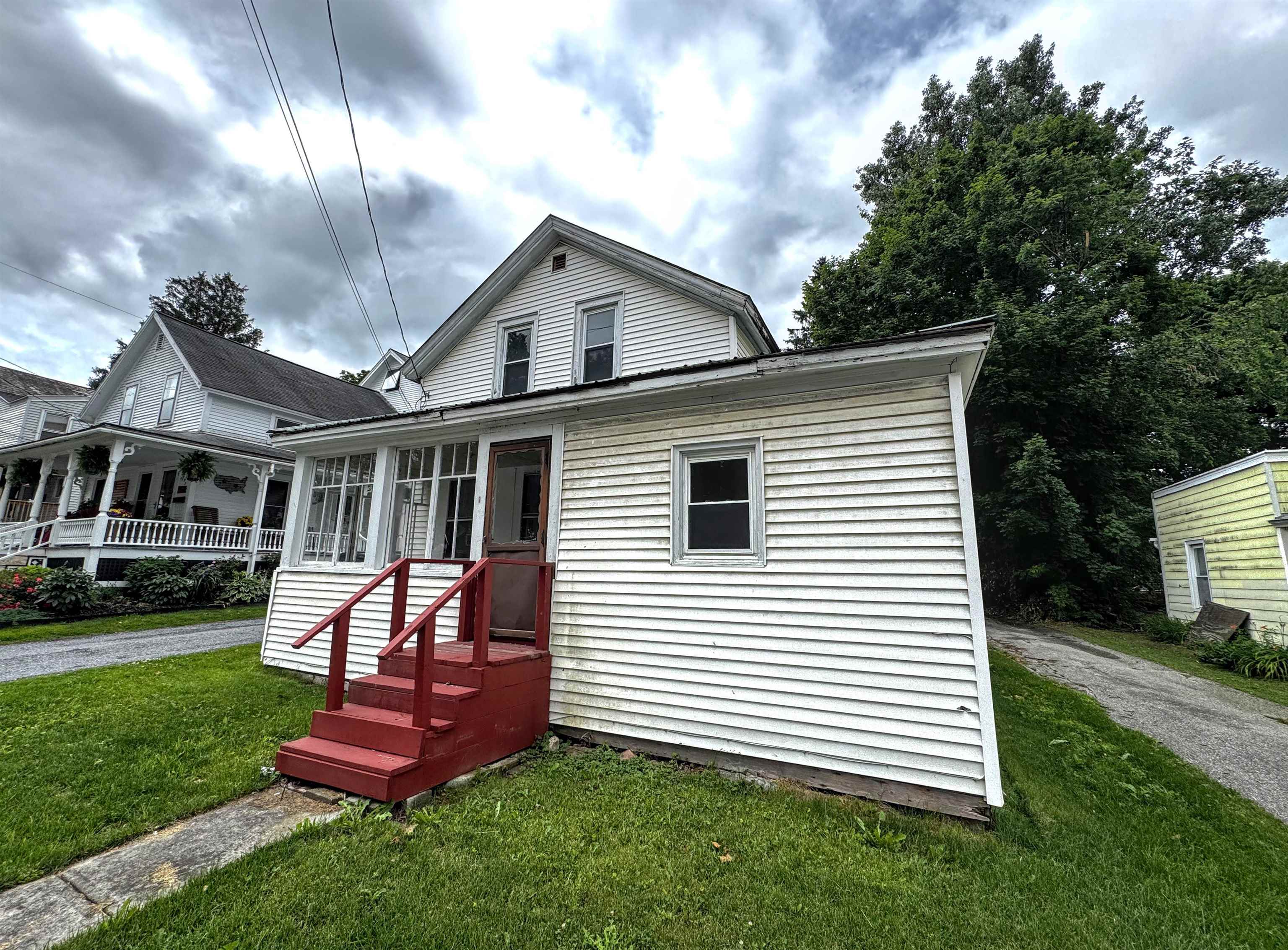 127 Dewey Street Bennington, VT 05201 - Photo 2 of 50