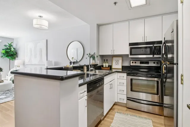 $595,000 | 240 Lombard Street, Unit 727, San Francisco, CA 94111