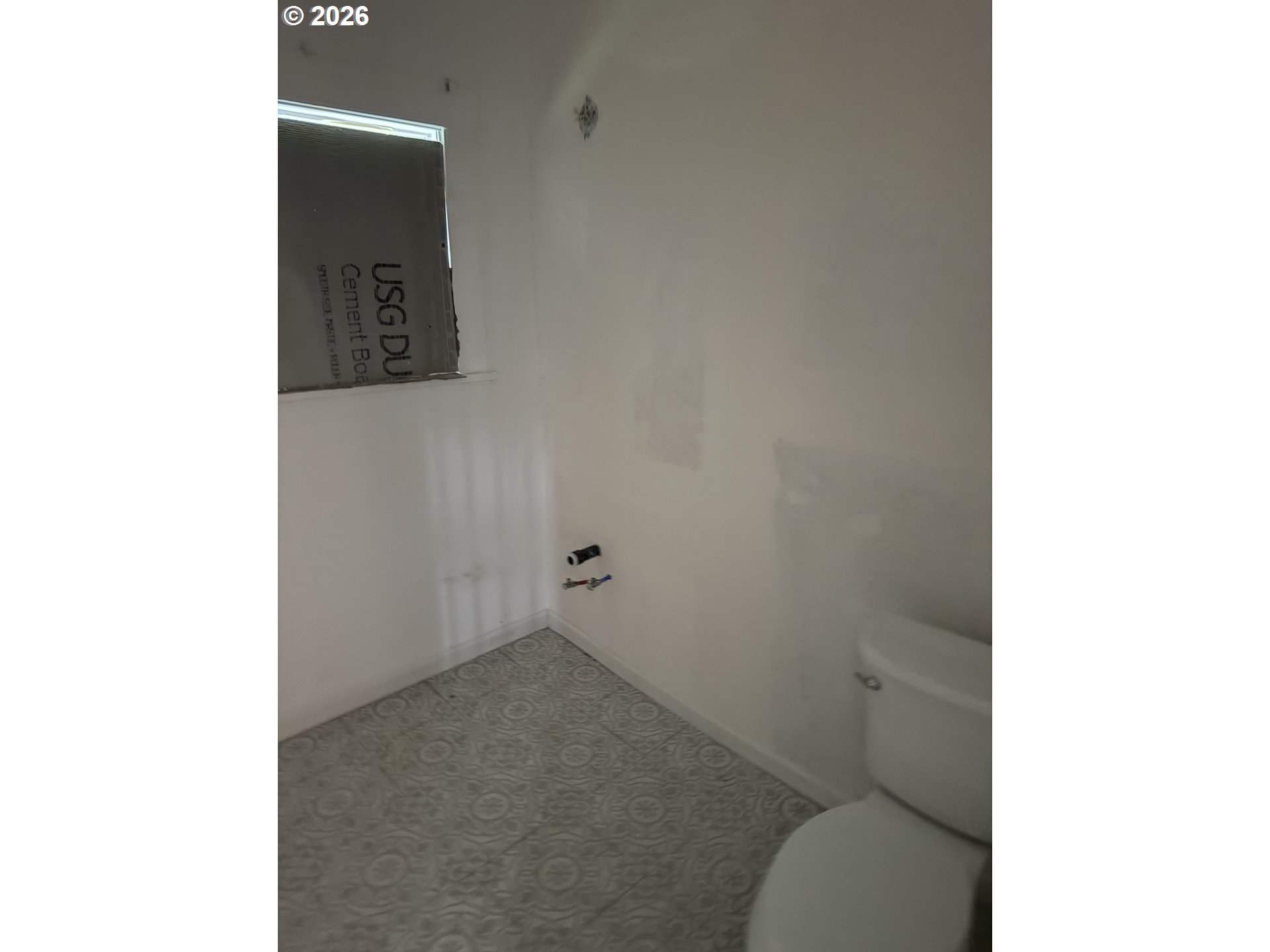 3945 Southwest 185th Avenue Beaverton, OR 97078 - Photo 12 of 26 a bathroom with a toilet