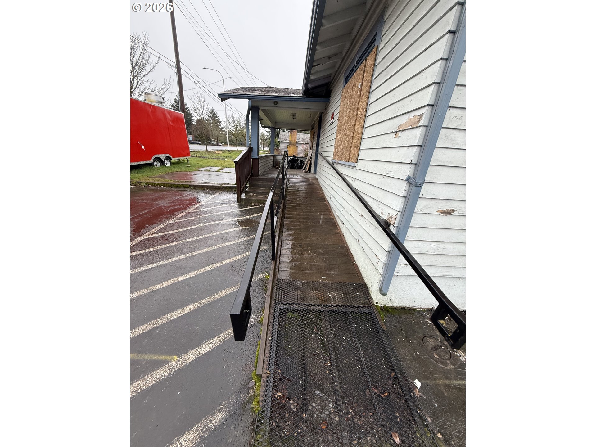 3945 Southwest 185th Avenue Beaverton, OR 97078 - Photo 25 of 26 a view of entryway and kitchen