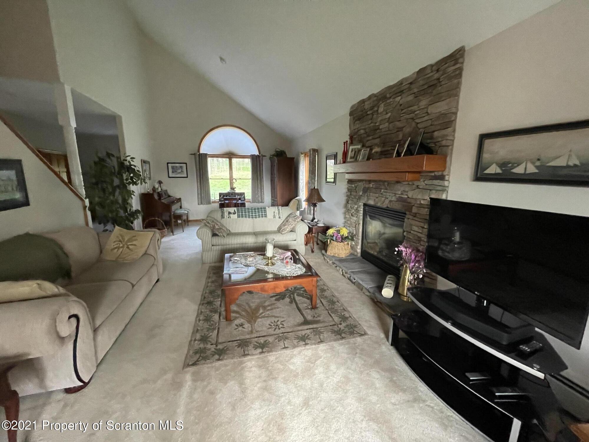 117 Hilltop Road Waverly, PA 18471 - Photo 6 of 14 Gallery Image 6