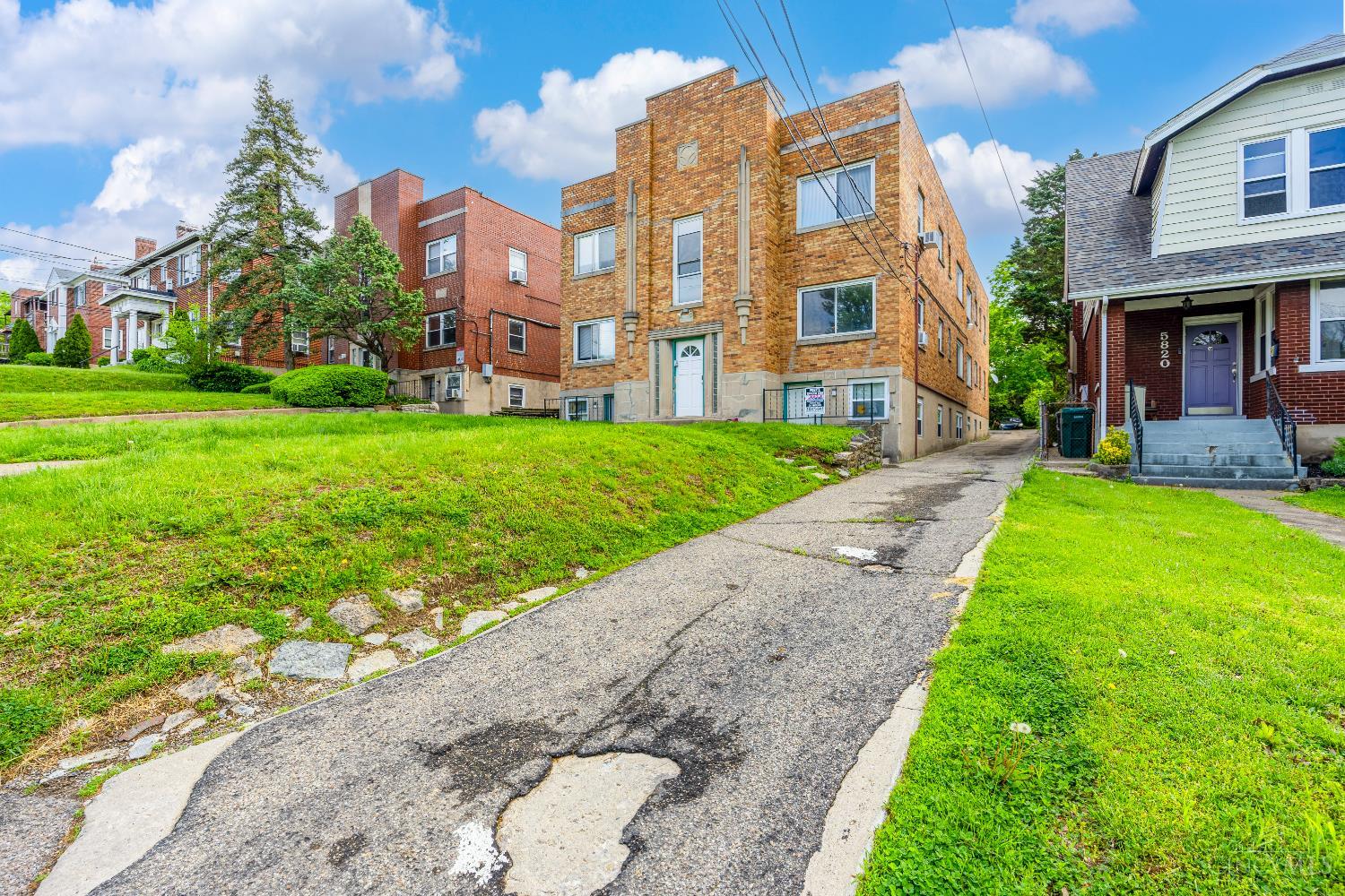 5824 Ridge Avenue Cincinnati, OH 45213 - Photo 3 of 17 Gallery Image 3