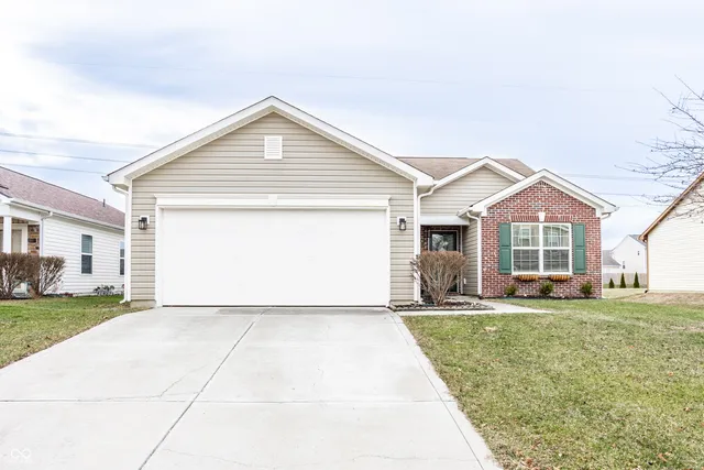 $325,000 | 5777 White Pine Road, Whitestown, IN 46075