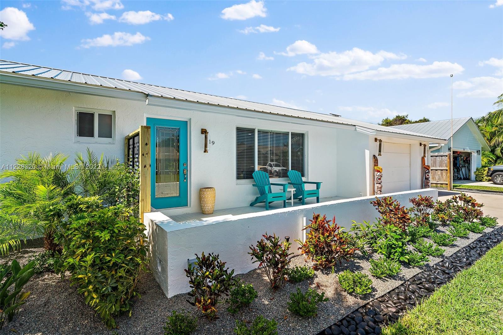 19 Shay Place Tequesta, FL 33469 - Photo 5 of 46