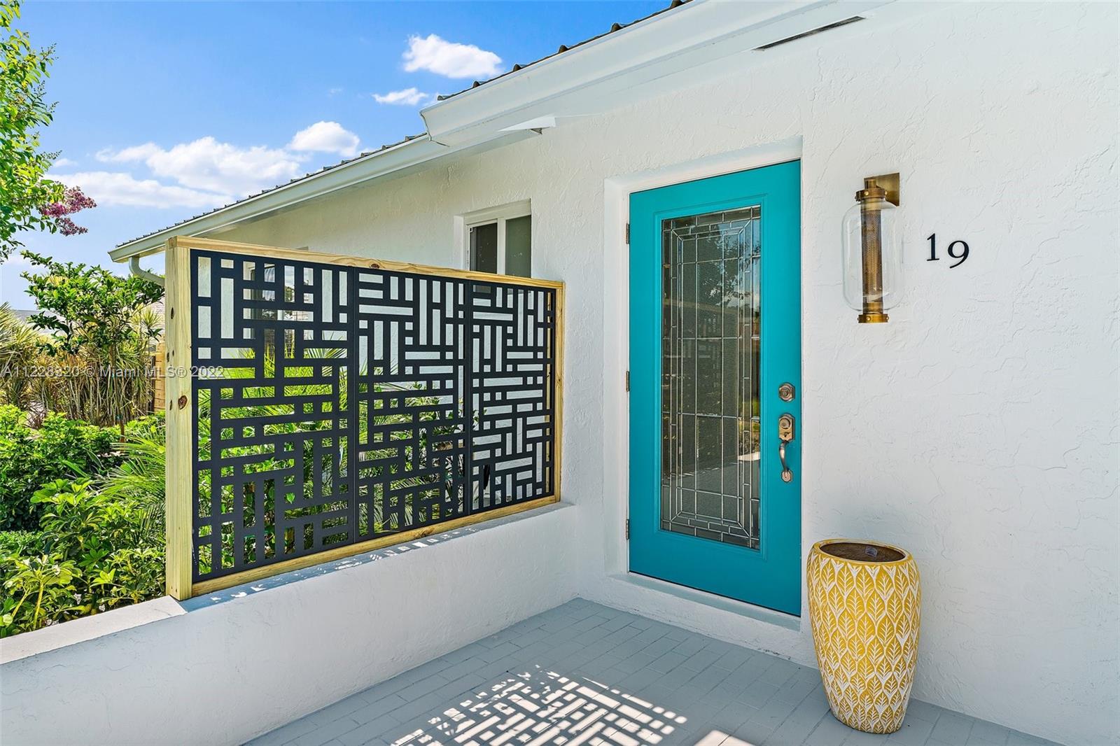 19 Shay Place Tequesta, FL 33469 - Photo 7 of 46 a view of entryway