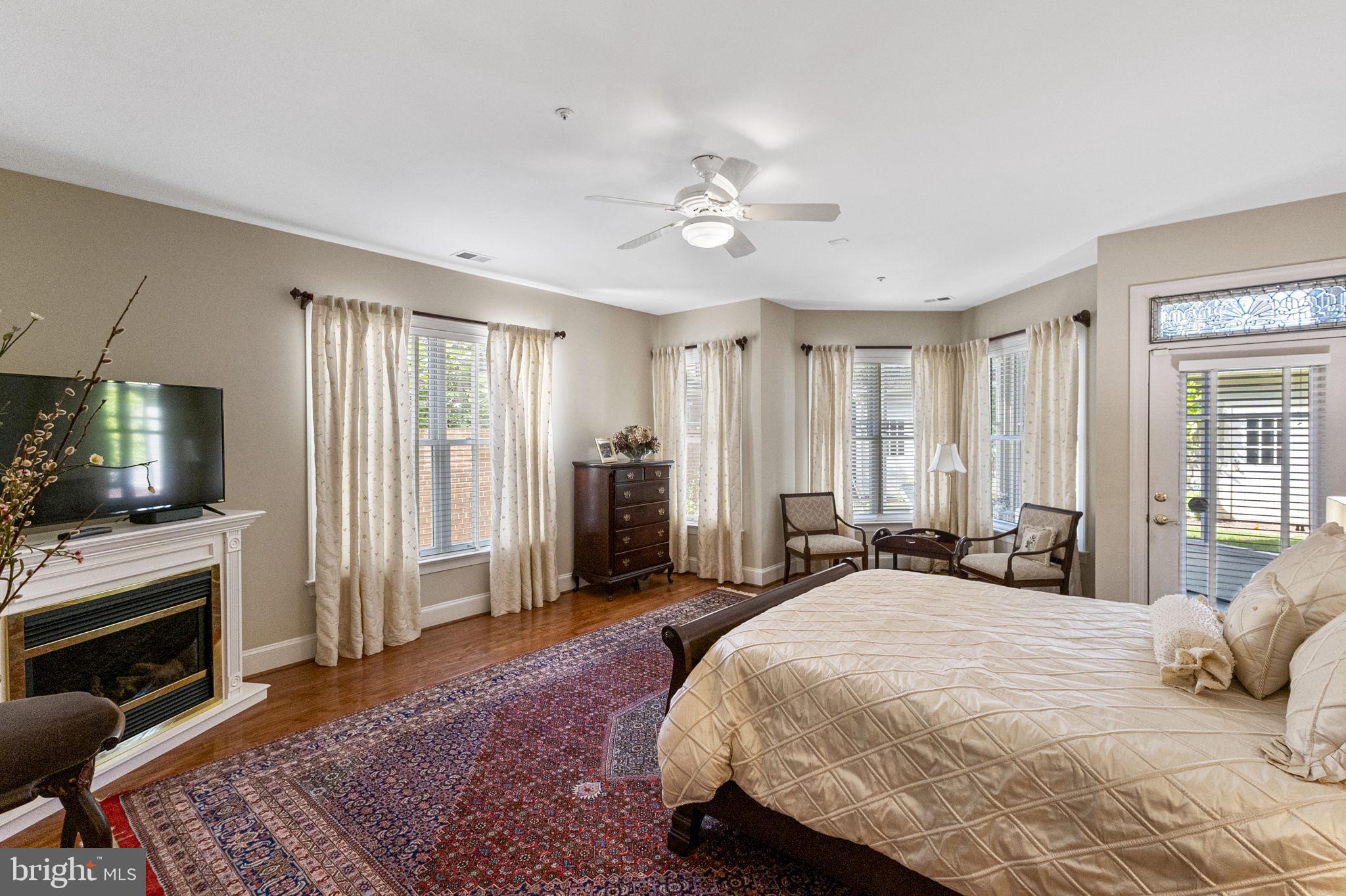 119 Record Street, Unit 1 Frederick, MD 21701 - Photo 41 of 72 huge prinary suite