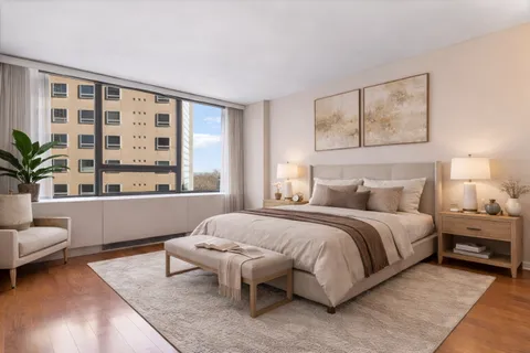 $296,800 | 2800 North Lake Shore Drive, Unit 807, Chicago, IL 60657