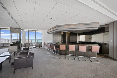 $296,800 | 2800 North Lake Shore Drive, Unit 807, Chicago, IL 60657