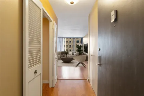 $296,800 | 2800 North Lake Shore Drive, Unit 807, Chicago, IL 60657