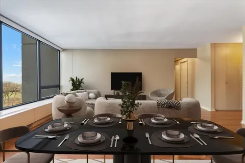 $296,800 | 2800 North Lake Shore Drive, Unit 807, Chicago, IL 60657