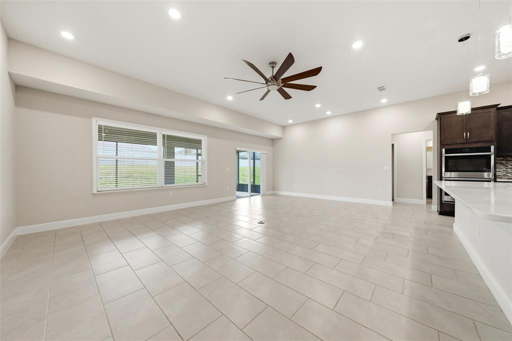 2524 Carriage Pointe Loop Apopka, FL 32712 - Photo 12 of 50
