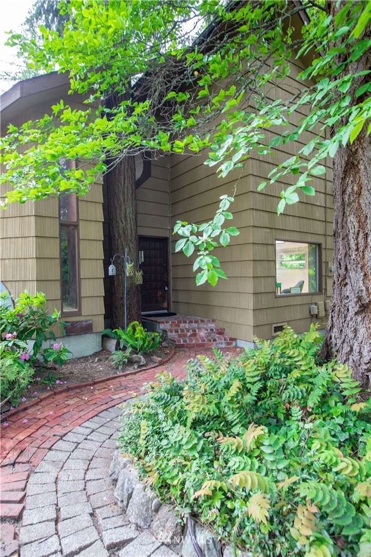 12228 Nyanza Road Southwest Lakewood, WA 98499 - Photo 2 of 32 Gallery Image 2