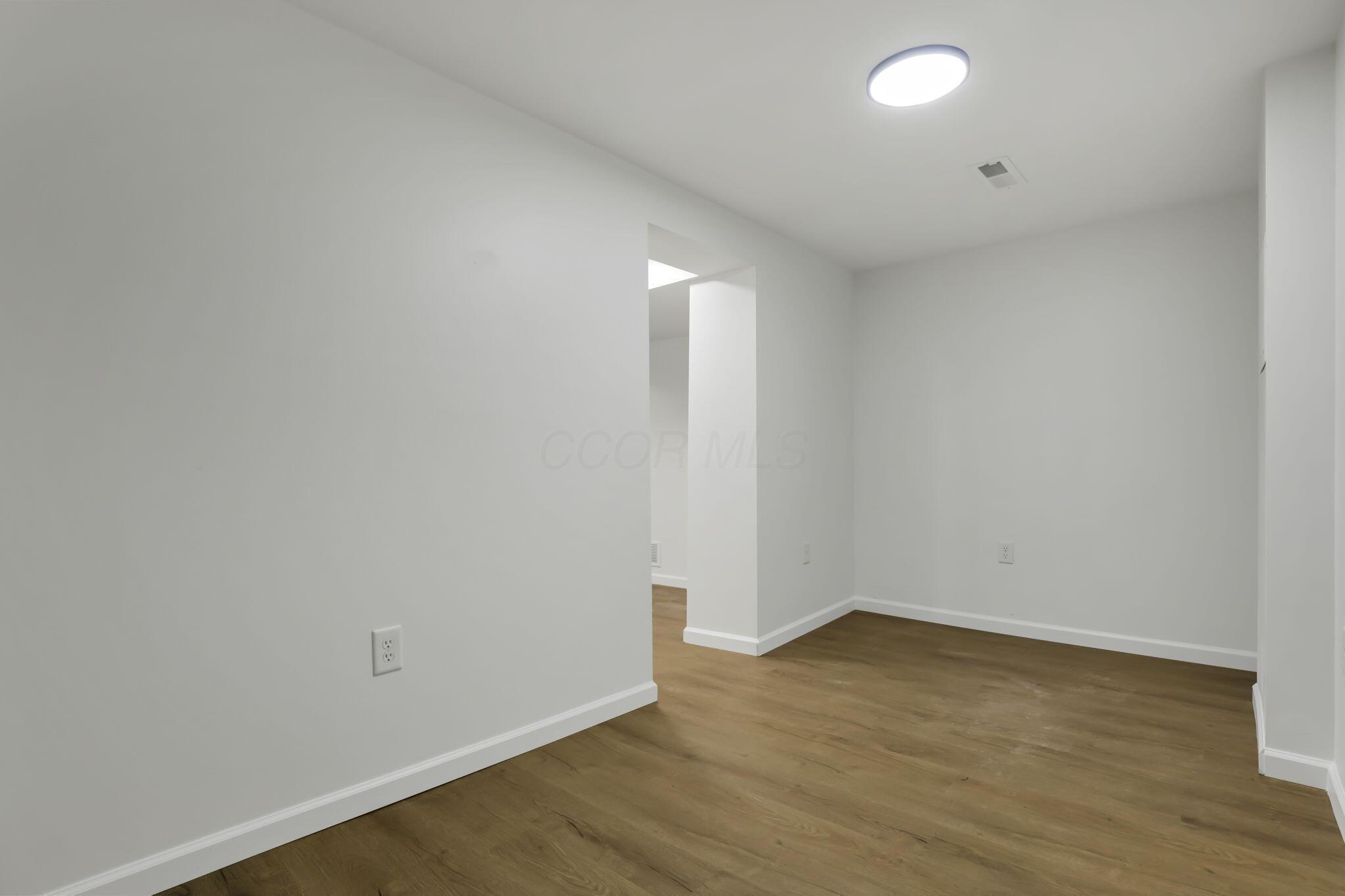 180 North Harding Road Columbus, OH 43209 - Photo 25 of 38 Basement Bedroom