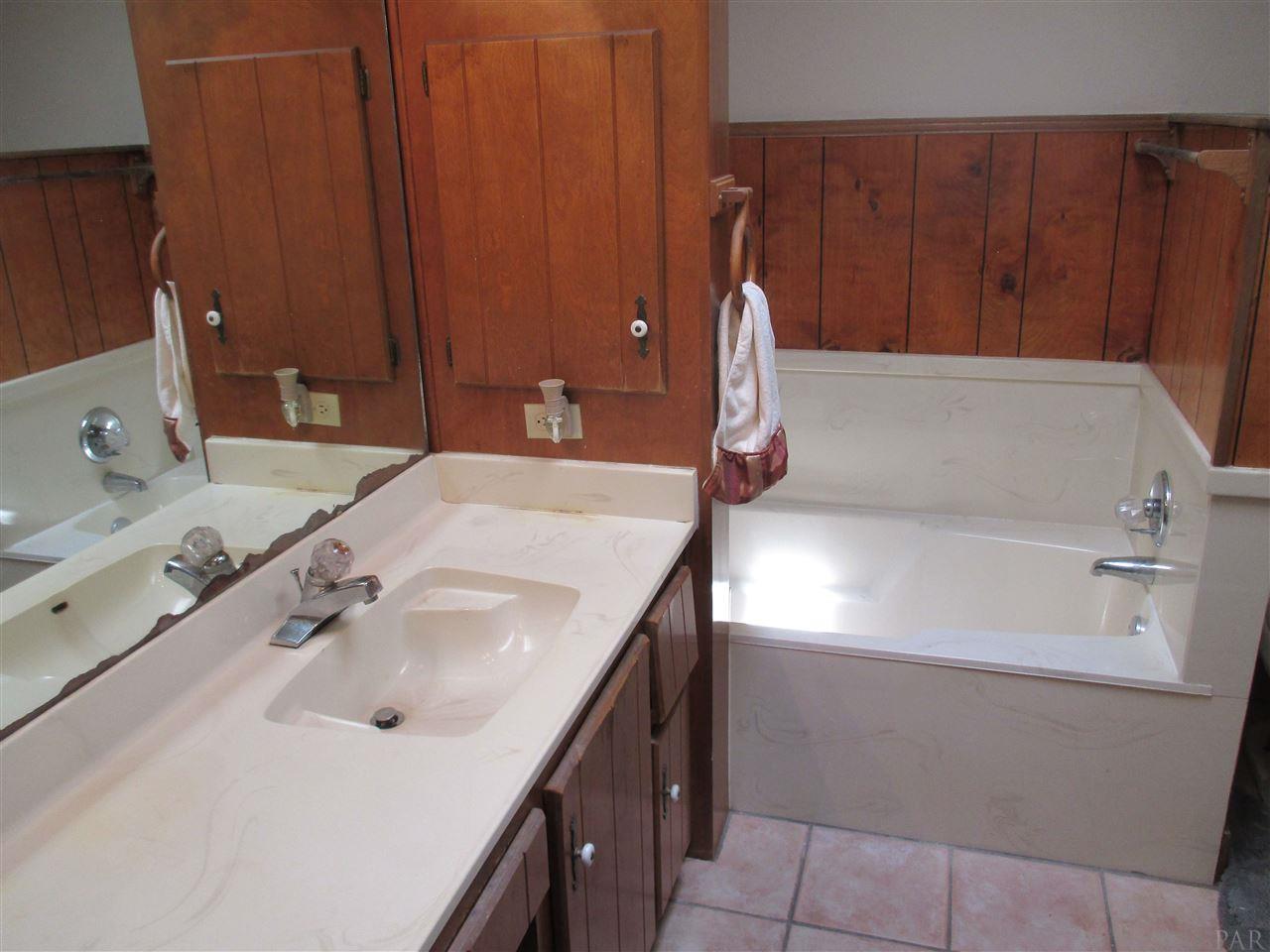 6768 Berryhill Road Milton, FL 32570 - Photo 18 of 34 Gallery Image 18
