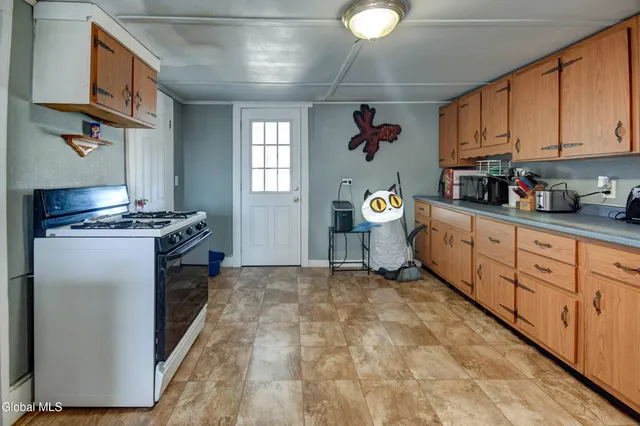 $224,900 | 39 Cayadutta Street, Johnstown, NY 12095