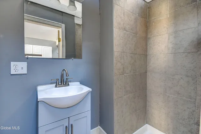 $224,900 | 39 Cayadutta Street, Johnstown, NY 12095