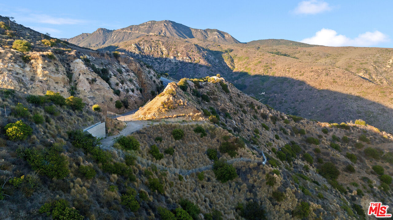 4140 Encinal Canyon Road Malibu, CA 90265 - Photo 28 of 31