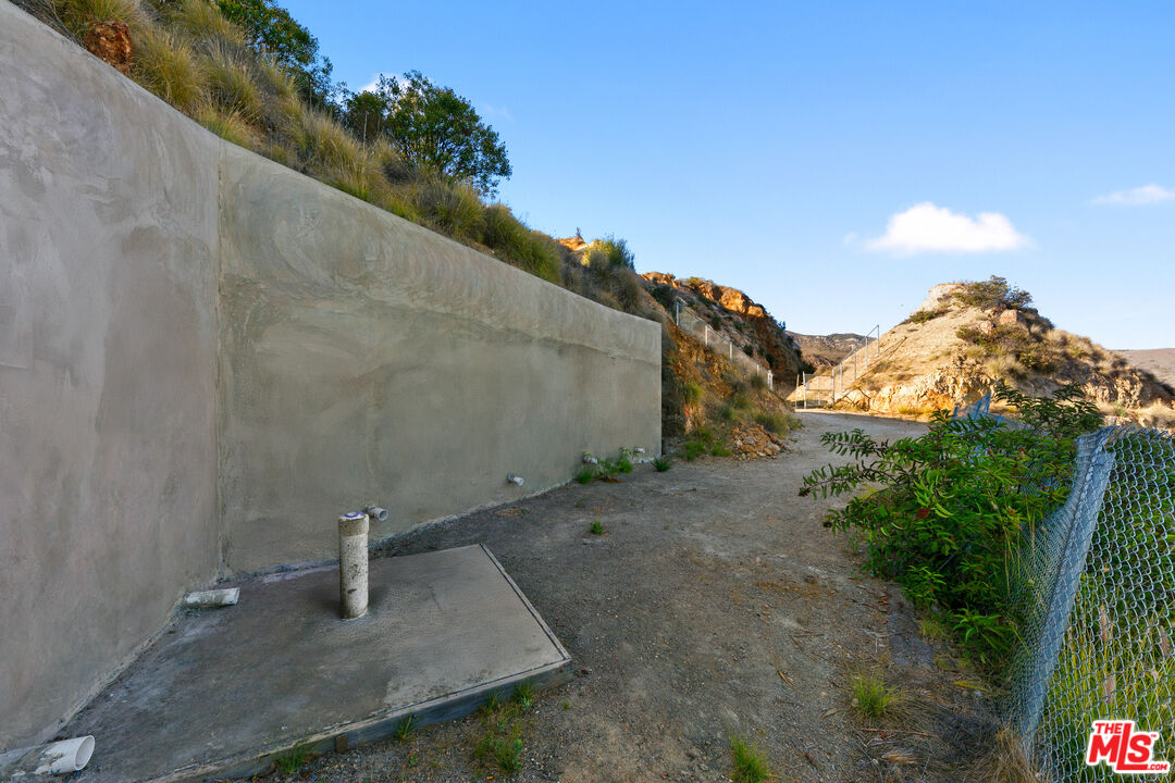 4140 Encinal Canyon Road Malibu, CA 90265 - Photo 31 of 31