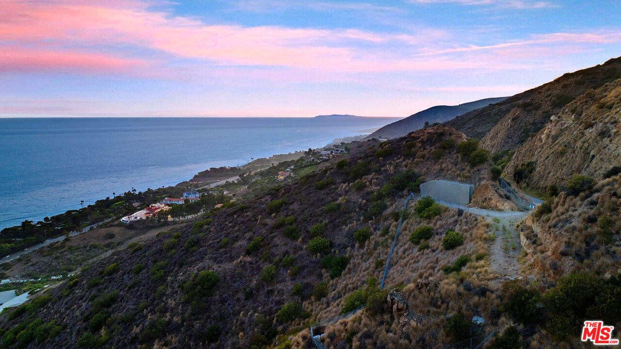 4140 Encinal Canyon Road Malibu, CA 90265 - Photo 7 of 31