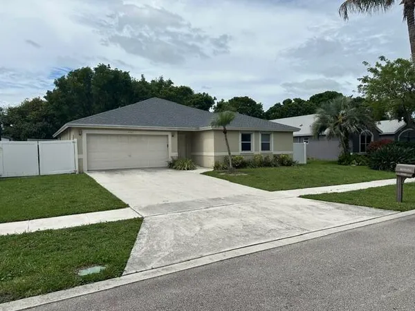 $3,200 | 1042 Northwest 6th Avenue, Boynton Beach, FL 33426