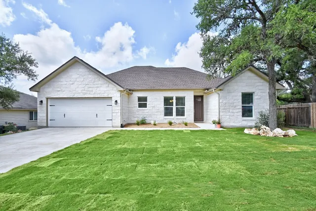 $2,100 | 2109 Meadow View Drive, San Marcos, TX 78666
