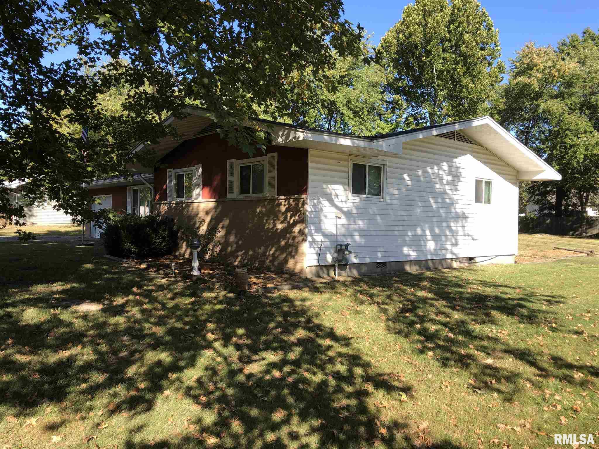 312 Red Row Marion, IL 62959 - Photo 3 of 16 Gallery Image 3