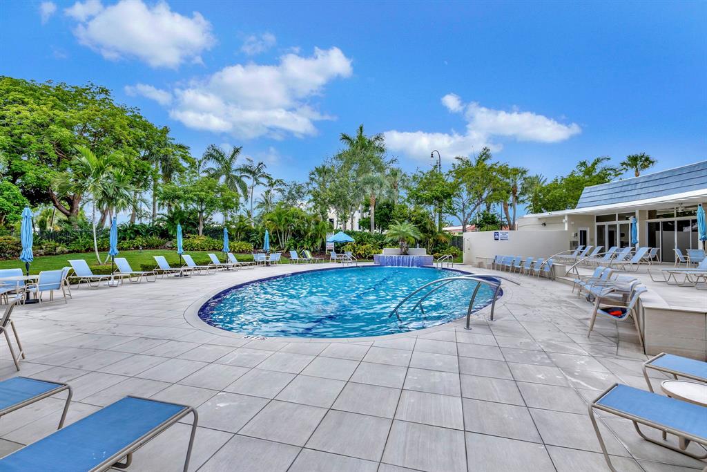 1537 East Hillsboro Boulevard, Unit 138 Deerfield Beach, FL 33441 - Photo 43 of 43 a view of a backyard