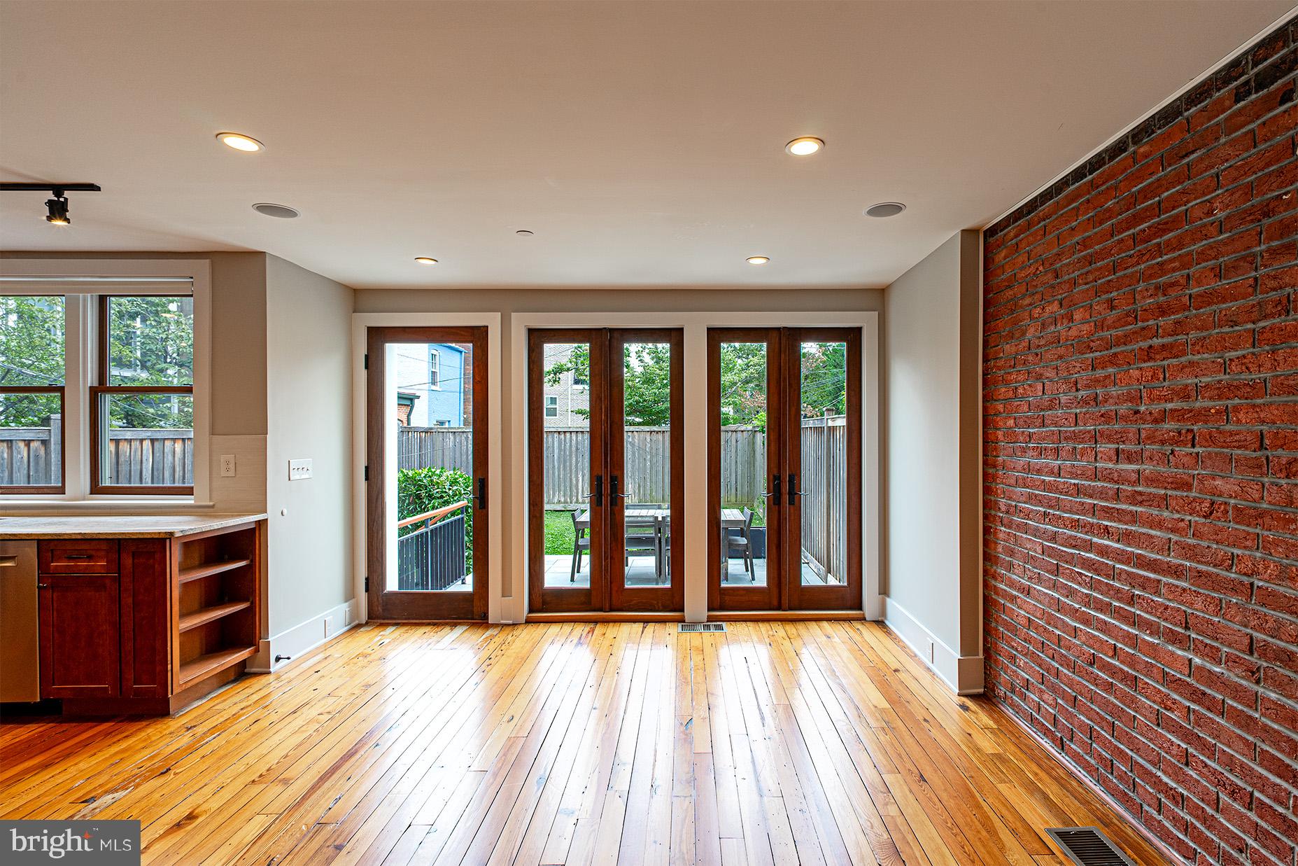 325 D Street Southeast Washington, DC 20003 - Photo 26 of 59