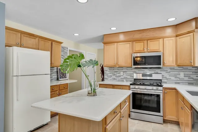 $835,000 | 5 Samantha Way, Unit 5, Acton, MA 01720