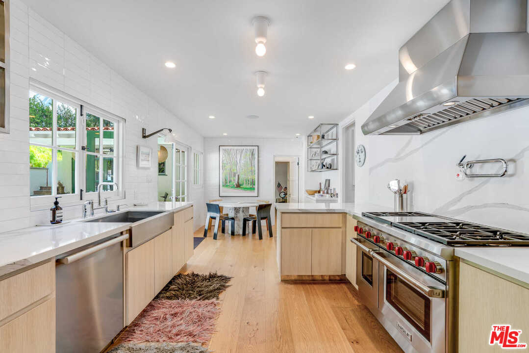 1643 Queens Road Los Angeles, CA 90069 - Photo 11 of 38 Gallery Image 11