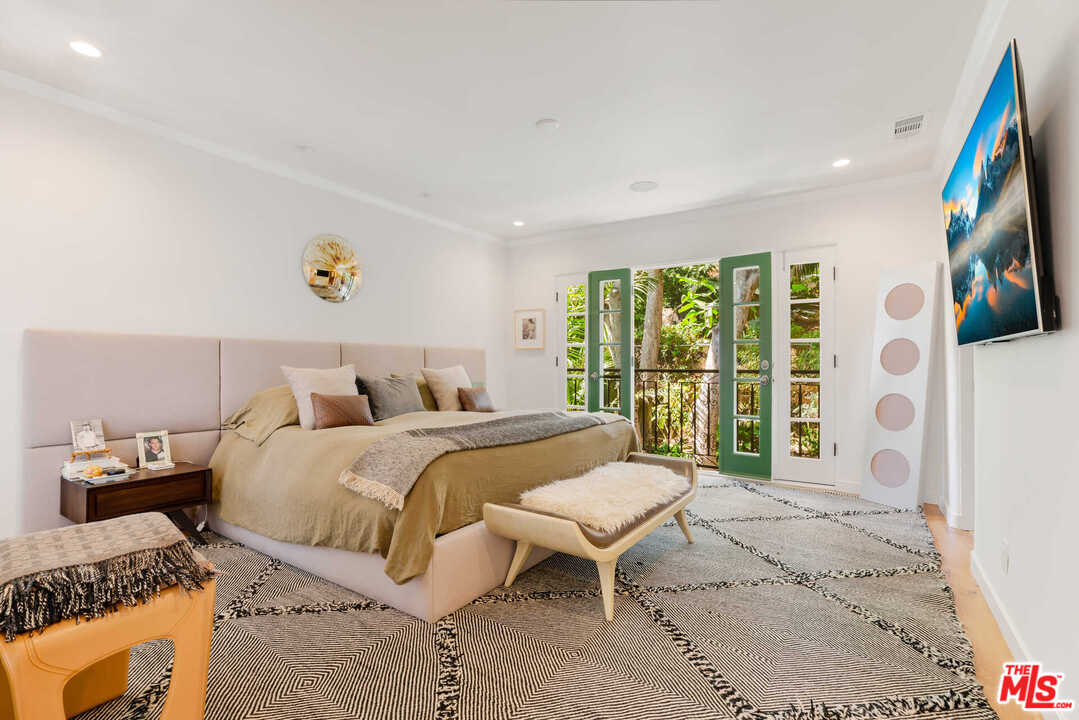 1643 Queens Road Los Angeles, CA 90069 - Photo 17 of 38 Gallery Image 17