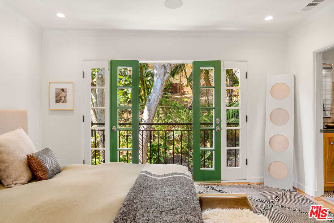 1643 Queens Road Los Angeles, CA 90069 - Photo 18 of 38 Gallery Image 18