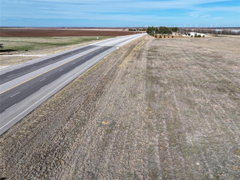 277 Haskell Tx 79521 Haskell, TX 79521 - Photo 6 of 8 a view of a bathroom with a bathtub