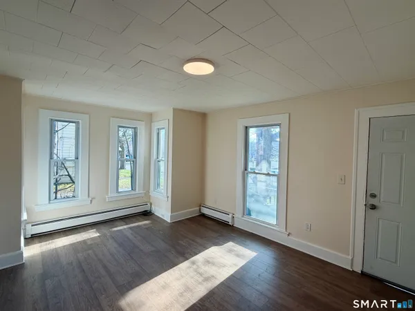 $1,450 | 690 Main Street, Unit 1, Torrington, CT 06790