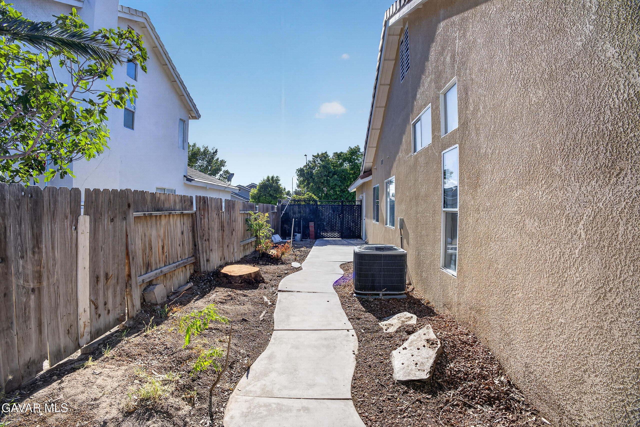 44746 Ranchwood Avenue Lancaster, CA 93536 - Photo 7 of 27 DSC_0103