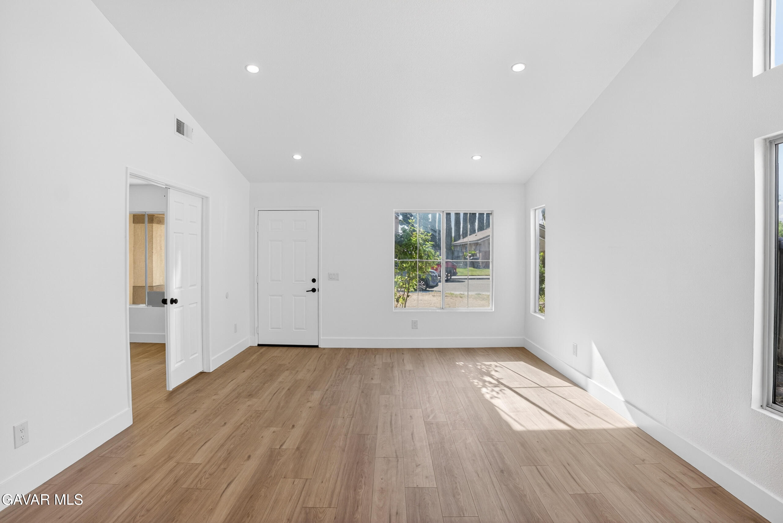 44746 Ranchwood Avenue Lancaster, CA 93536 - Photo 10 of 27 DSC_9947