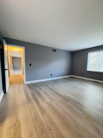 $2,050 | 6660 Maple Lakes Drive, West Bloomfield, MI 48322