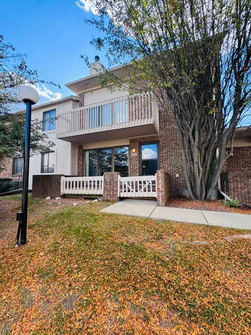 $2,050 | 6660 Maple Lakes Drive, West Bloomfield, MI 48322