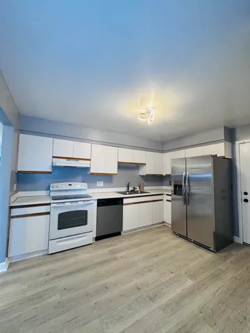 $2,050 | 6660 Maple Lakes Drive, West Bloomfield, MI 48322