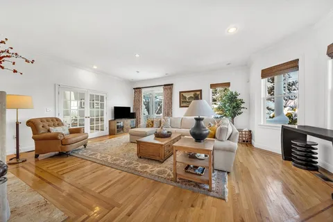 $2,590,000 | 1 Clock Tower Drive, Wellesley, MA 02481