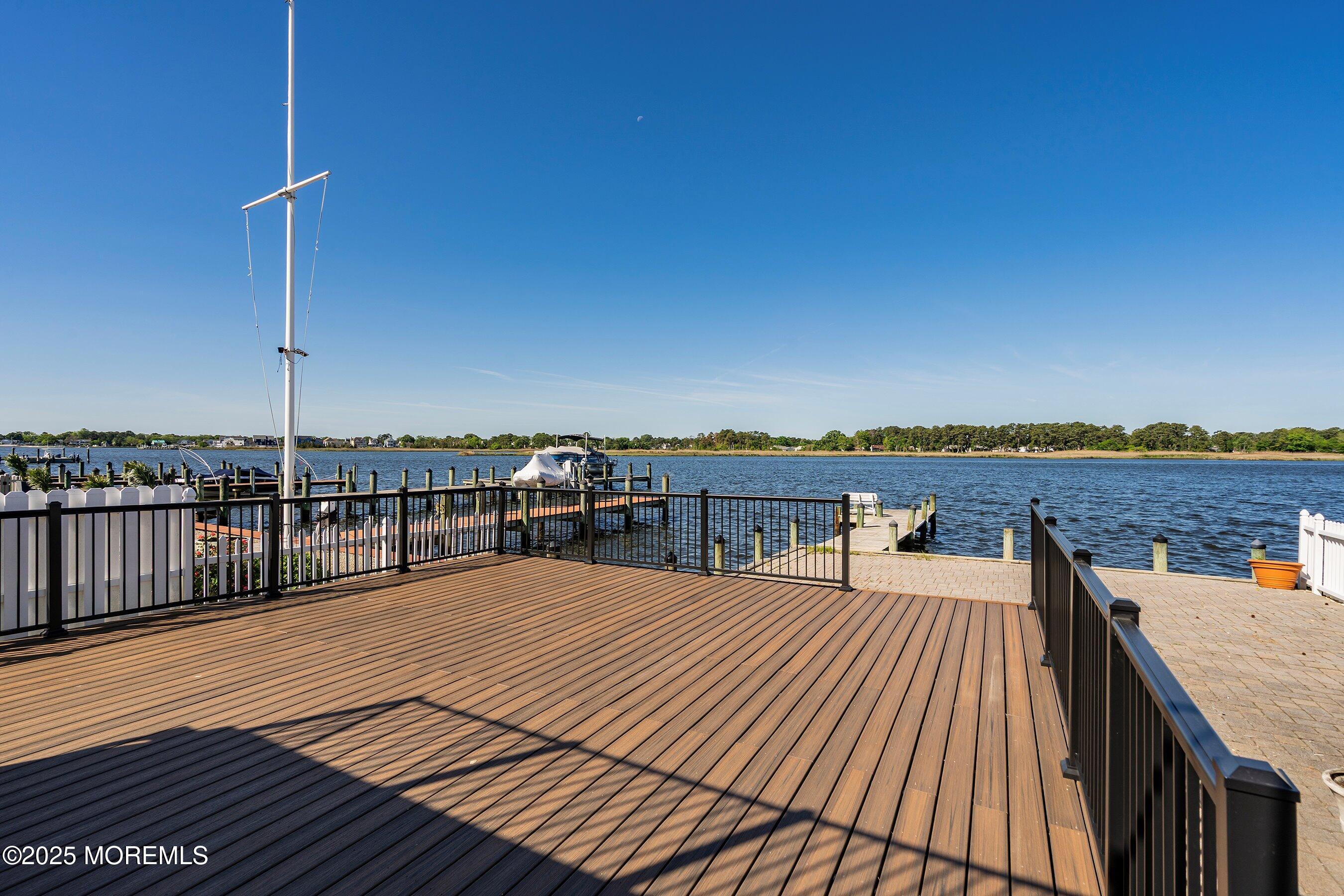 106 Seagoin Road Brick, NJ 08723 - Photo 22 of 53 37-Lower Deck